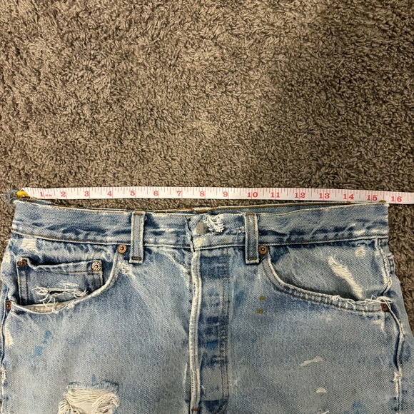 VINTAGE Levi’s Distressed Shredded Denim Shorts - Picture 9 of 12